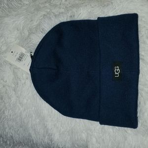 NAVY OVERSIZED CUFF BEANIE